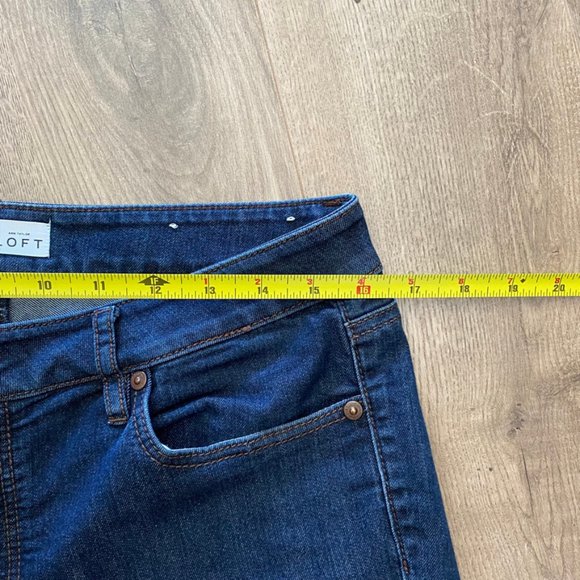 LOFT "Curvy Skinny" Jeans in Dark Blue Wash - Picture 7 of 11